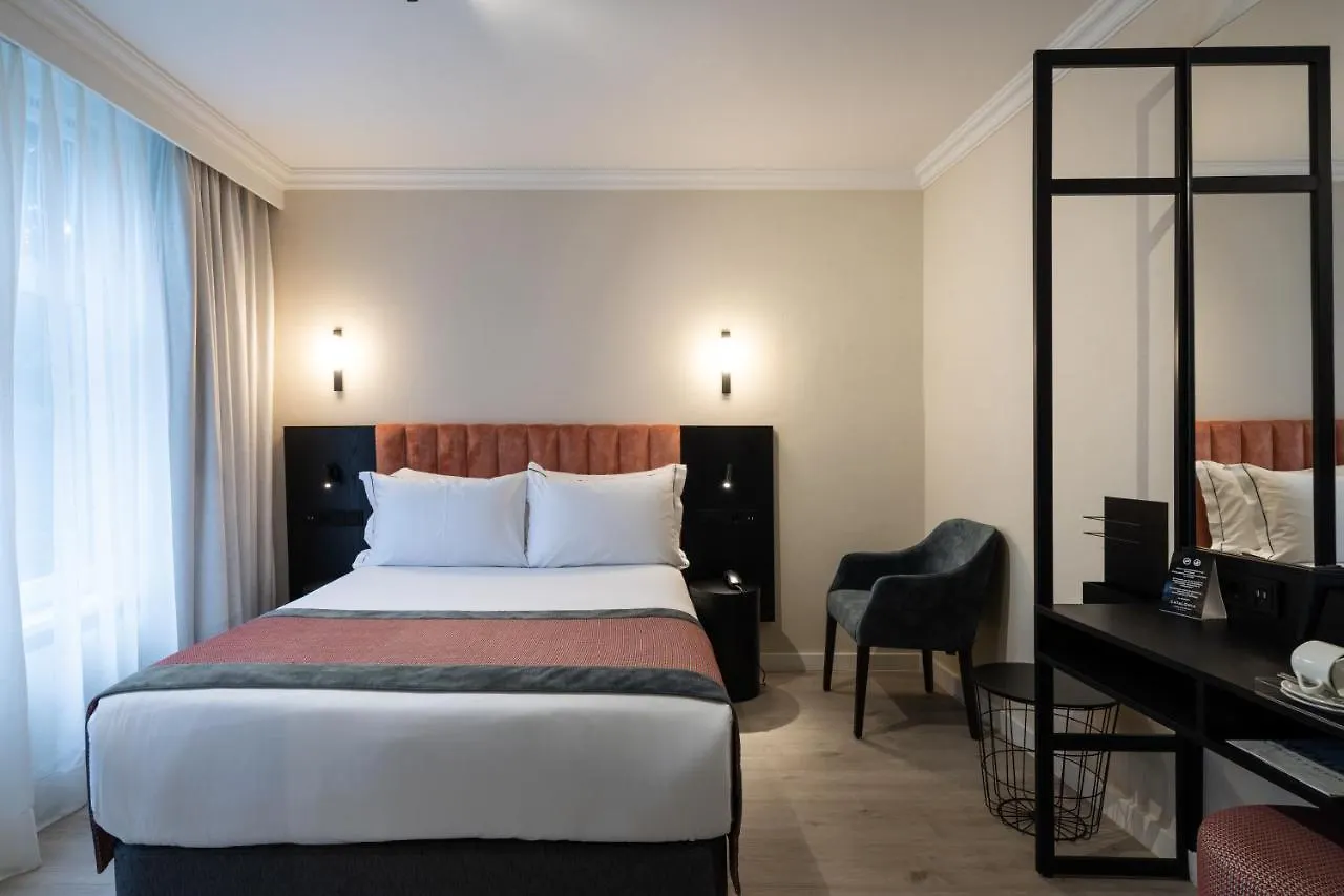Catalonia Vondel Amsterdam Hotel